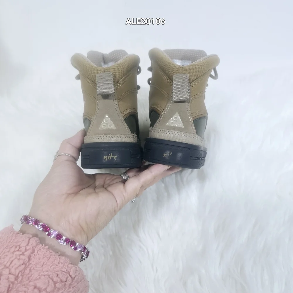 Nike Kids ACG Woodside 2 High GS Khaki/Beige/Brown and Olive Gree Boots Size 12C